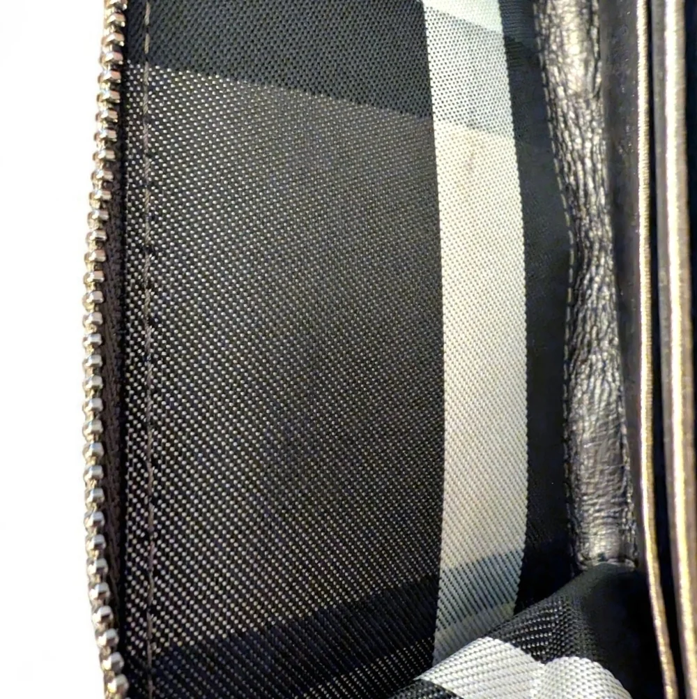 Burberry Metallic Knot Leather Small Zip Wallet